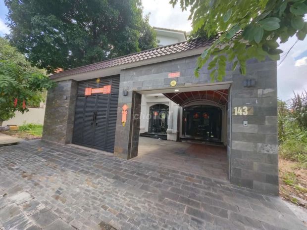 Cho thuê biệt thự nội thất mới  4 phòng ngủ  quận 8 7763410