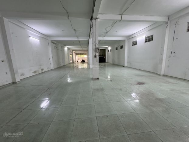 Tòa nhà mặt tiền rất thuận lợi mở tt anh ngữ phòng khám 7766063