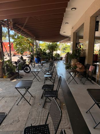 Sang nhượng quán cafe 2 mặt tiền  01 hoàng trung thông, 7766383