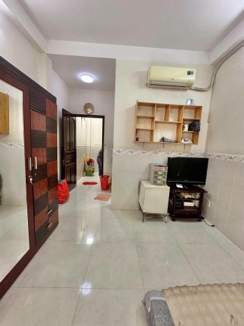 Vip quận 4  sát quận 1  sát mt đoàn văn bơ. 7766897