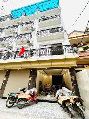Trần cung-  ngoại giao đoàn  40m² x 6 tầng  thang máy  ô 7769543