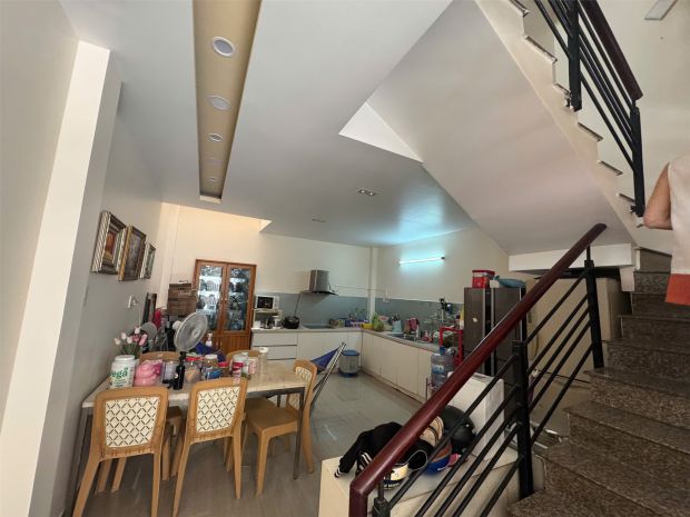 Nhà mặt tiền đường 10m  48m2  3 tầng + sân thượng  3pn 7770175