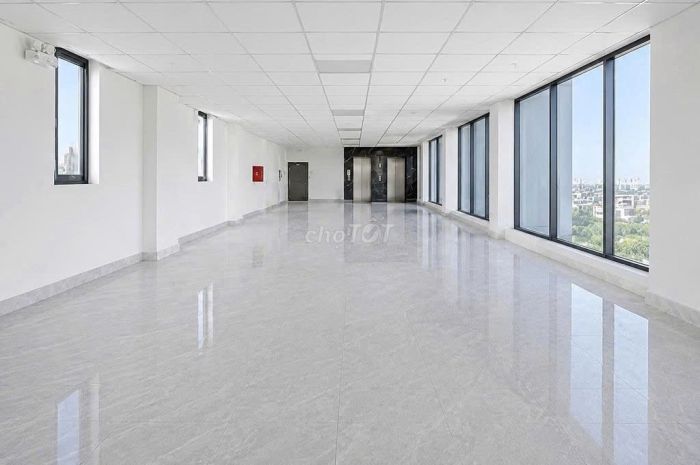 Cho thuê văn phòng 226 m²  lh  0903681181 7770668