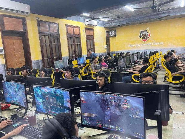 Sang nhượng quán net 100 máy cạnh đh bách khoa 7771818