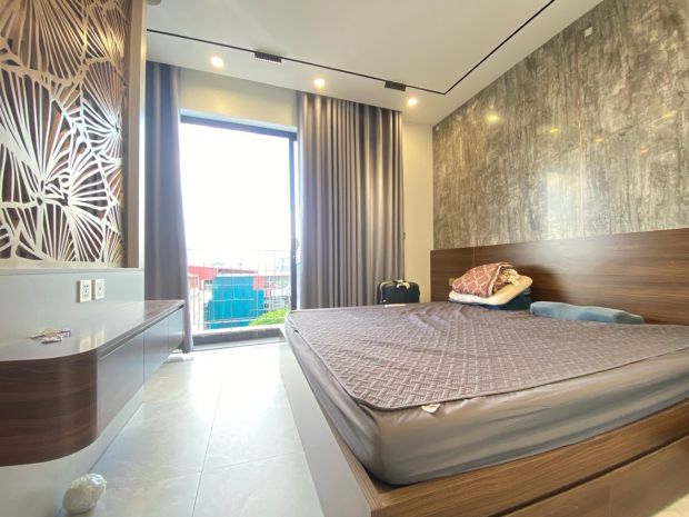 Chu huy mân 22 tỷ 110m 8 tầng than máy ô tô gara,long biên 7771985