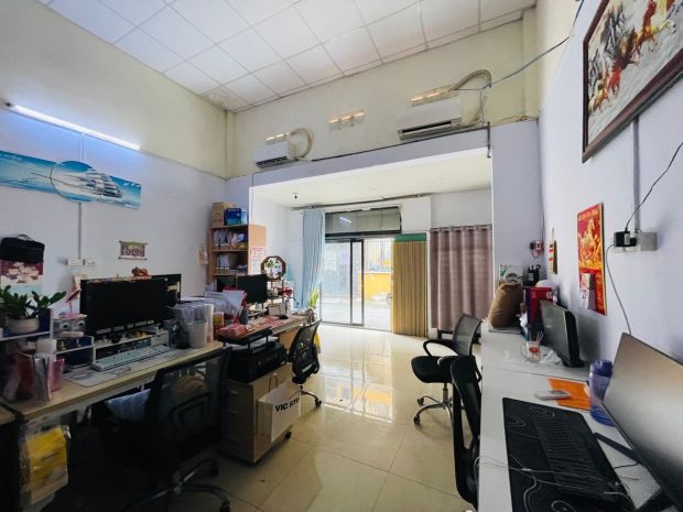 Nhà 2 mặt tiền  sát chung cư tô ký, trung mỹ tây 7776970
