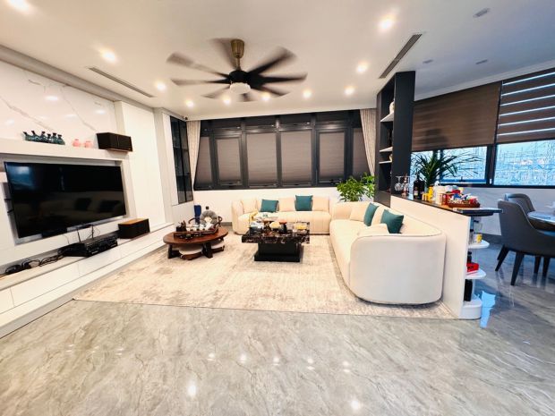 Mặt phố viêt hưng 3 mặt thoáng lô góc 33 tỷ 90m, thang máy 7776992