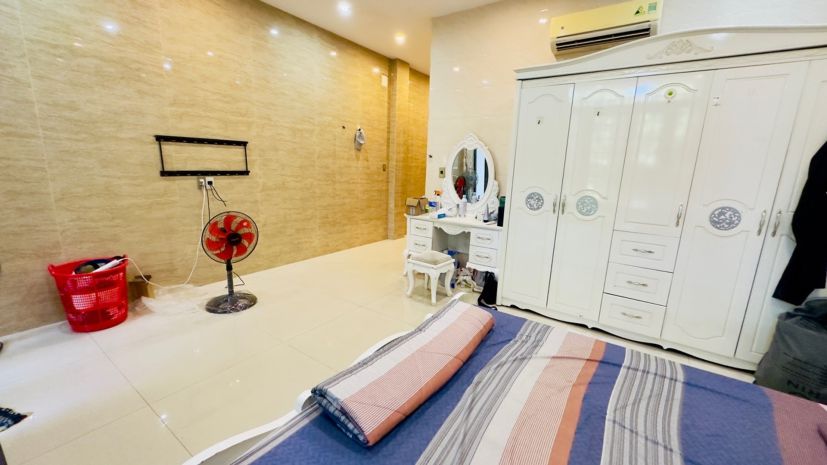 Bán nhà mặt phố nguyễn xí 125m², gần lý thái tông, giá 8,9 7777143