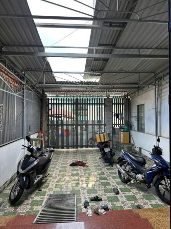 Bán nhà 2 lầu dt 125m2 mặt tiền chợ nhỏ tân hiệp giá chỉ 7778857