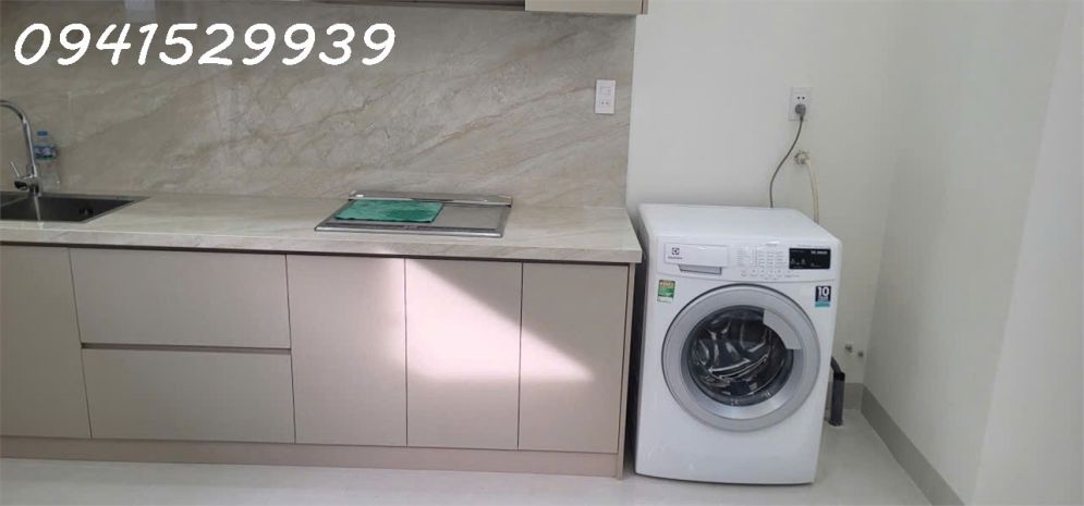 Cho thuê nhà 2 tầng đường 12 hxh -giá 13trtháng 7778983