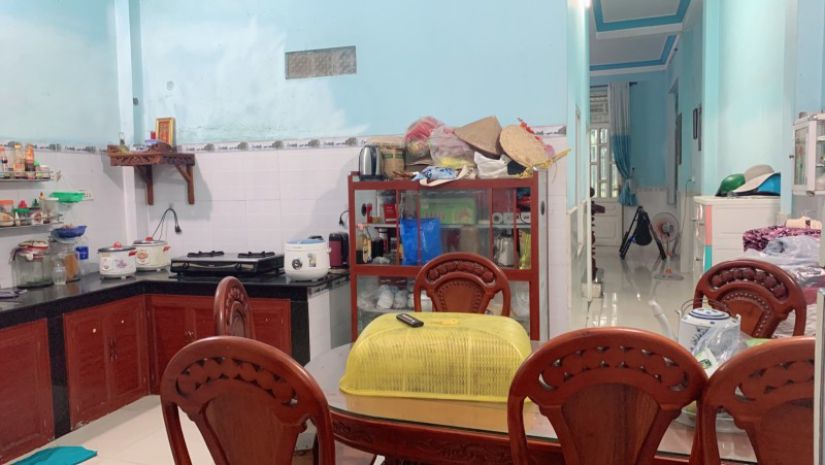 Bán nhà 2 tầng dĩ an,shr,đường nhựa 15m,gần trường thpt 7779687