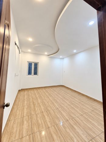 Cho thuê nhà mặt tiền ngay chợ hiệp tân 64m², 5tầng, 7783462