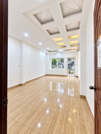 Cho thuê nhà mặt tiền ngay chợ hiệp tân 64m², 5tầng, 7783463