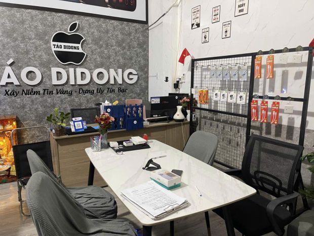 Binh dương ! sang rẻ mặt bằng tiêm điên thoai, mới đẹp, 7783889