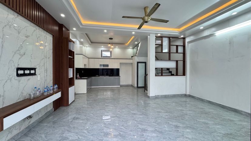 3 tầng-ngõ ôtô đỗ cửa-3 ngủ khép kín - 2,35đ 7784451