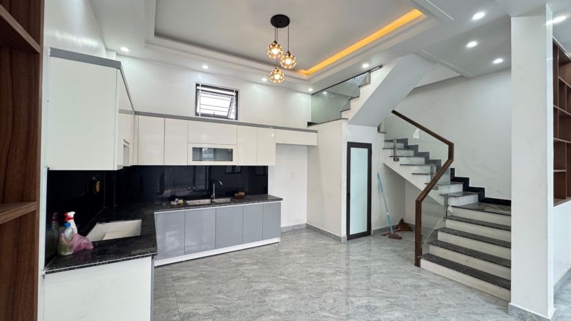 3 tầng-ngõ ôtô đỗ cửa-3 ngủ khép kín - 2,35đ 7784452