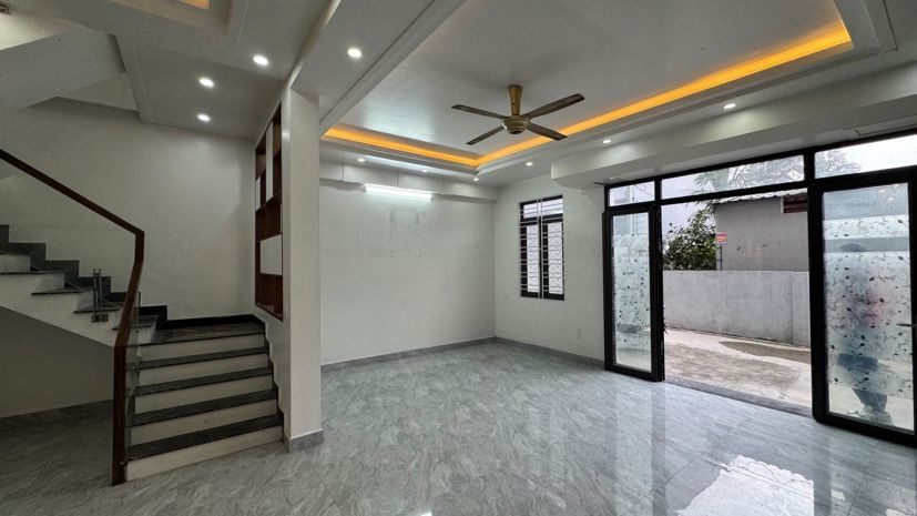 3 tầng-ngõ ôtô đỗ cửa-3 ngủ khép kín - 2,35đ 7784453