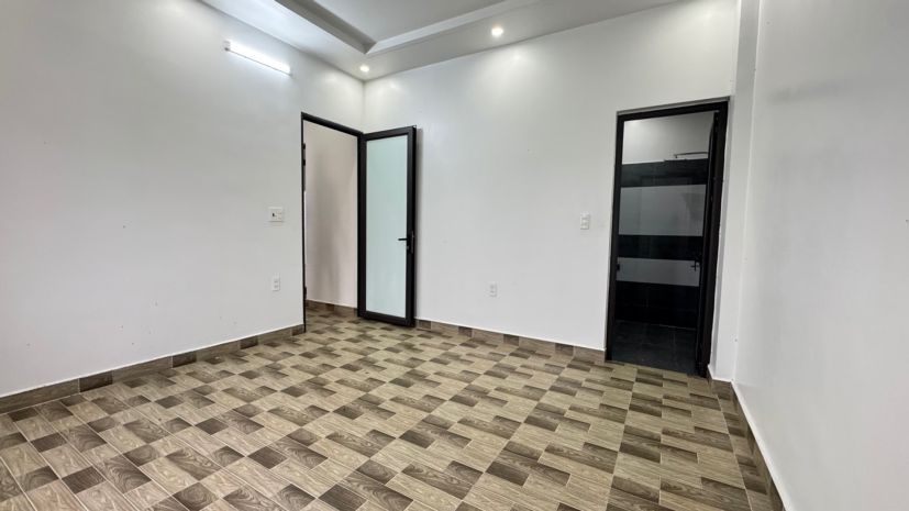3 tầng-ngõ ôtô đỗ cửa-3 ngủ khép kín - 2,35đ 7784454