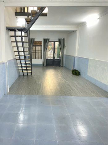 Cho thuê nhà mặt tiền thụt hoàng sa tân bình, 4x15m, 12tr 7784950