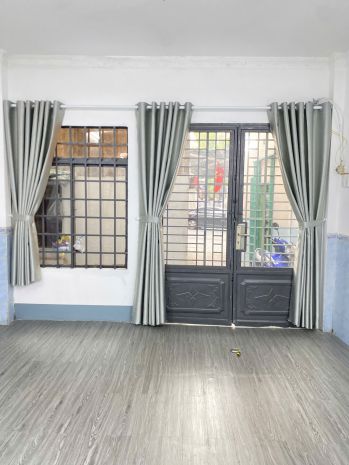 Cho thuê nhà mặt tiền thụt hoàng sa tân bình, 4x15m, 12tr 7784952