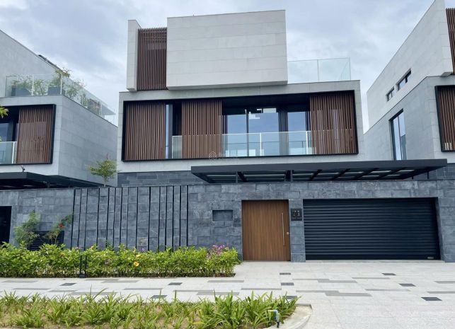 Bán biệt thự ven sôngliên hệ chính chủ: hoàng bình : 0773218 7787794