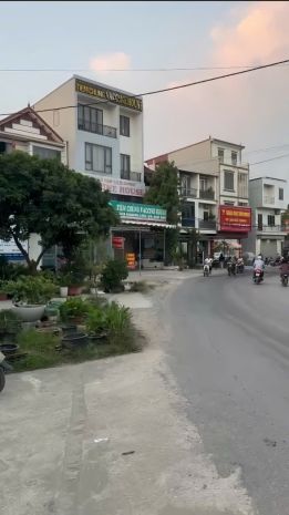Chính chủ cho thuê nhà 4 tầng  ngay cổng chợ đồng than, 7788210