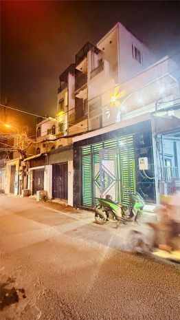 Mặt tiền trần bá giao, ngay nút nguyễn thái sơn, lô góc, kd 7789014