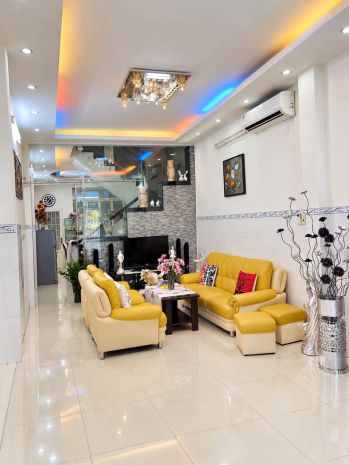 Bán nhà gần đầm sen, hẻm xe hơi, 74m nở hậu, 2 tầng giá 6.x 7792678
