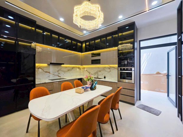 Nhà có thang máy, cạnh phú mỹ hưng, vừa ở vừa mở văn phòng, 7792884