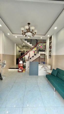 Bán nhà hxh 6m  đường lê lư - giao văn cao,  dt 4x10m, 4 7794099