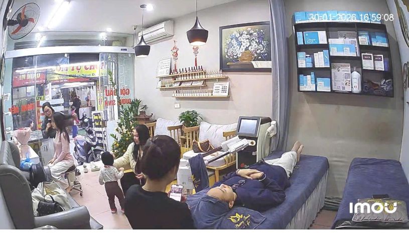 Sang nhượng spa  nail  mi  gội đầu đang hoạt động tại 7795942