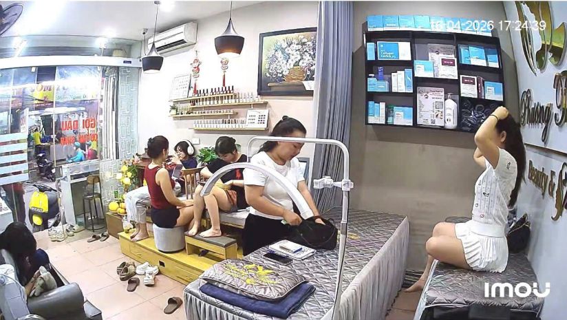 Sang nhượng spa  nail  mi  gội đầu đang hoạt động tại 7795943