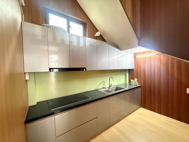 Nhà 2 tầng kiệt trần cao vân, có chổ đậu ô tô thoải mái 7798359