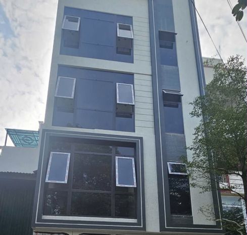 Bán nhà việt hưng, 5 tầng, thang máy, mt 6m, vỉa hè, ôtô 7801224
