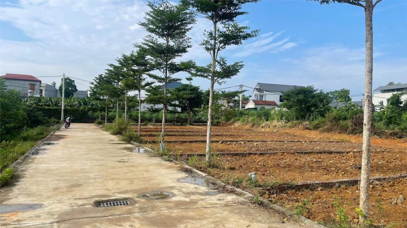 Bán đất làn 2 phú cát hòa thạch 100m2 full thổ, gần đường 7804124
