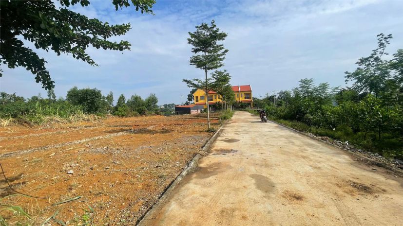 Bán đất làn 2 phú cát hòa thạch 100m2 full thổ, gần đường 7804125