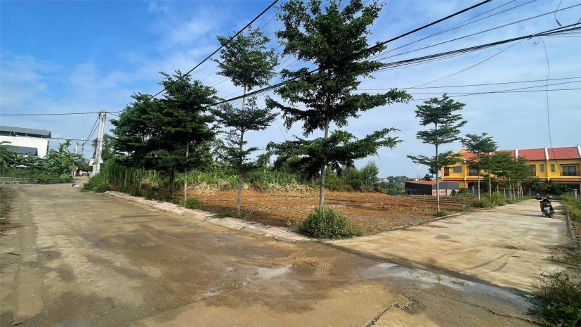 Bán đất làn 2 phú cát hòa thạch 100m2 full thổ, gần đường 7804126