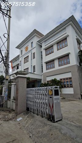 Căn góc 2 mặt tiền đường 6m gần biển, có sẵn 3 căn nhà đang 7804218