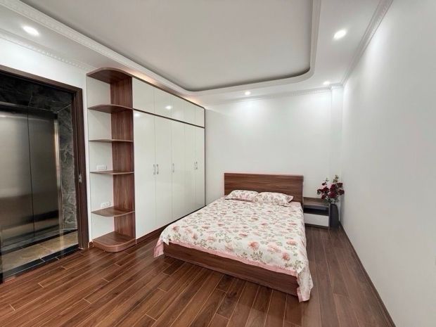Bán nhà đẹp ngọc thuy- sát chợ- gần mipec- 30m 6 tầng thang 7807898