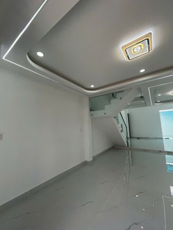 Nhà mặt tiền ngang 5m  231,4m² sàn  4pn, 4wc  giá còn 7808734
