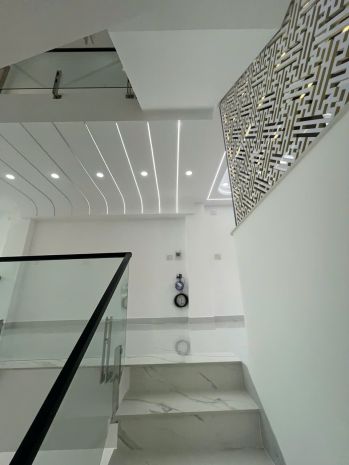 Nhà mặt tiền ngang 5m  231,4m² sàn  4pn, 4wc  giá còn 7808736