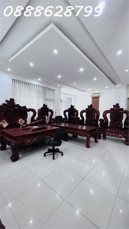 Biệt thự 3 mặt tiền siêu vip  283m²-ngang 18 x18  4 tầng 7810055