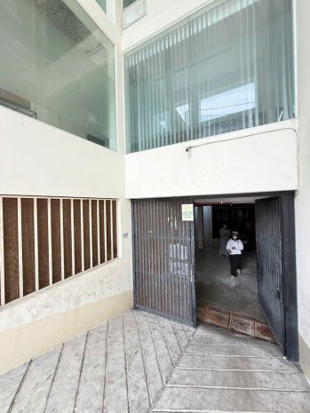 Tòa nhà chdv ngang 6m  hầm  thang máy  pccc doanh thu 7811187