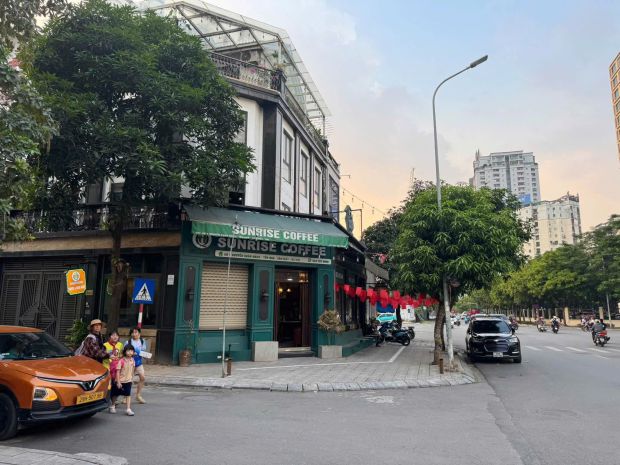 Mặt bằng đẹp-sang nhượng quán cafe 2 tầng 4 mặt tiền phố 7812810