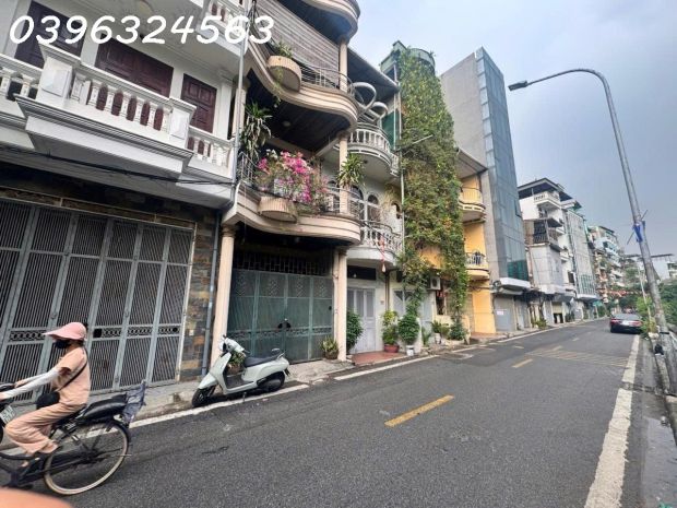 Chính chủ gửi bán nhà phố trương định  hoàng mai 5 tầng, ô 7817970